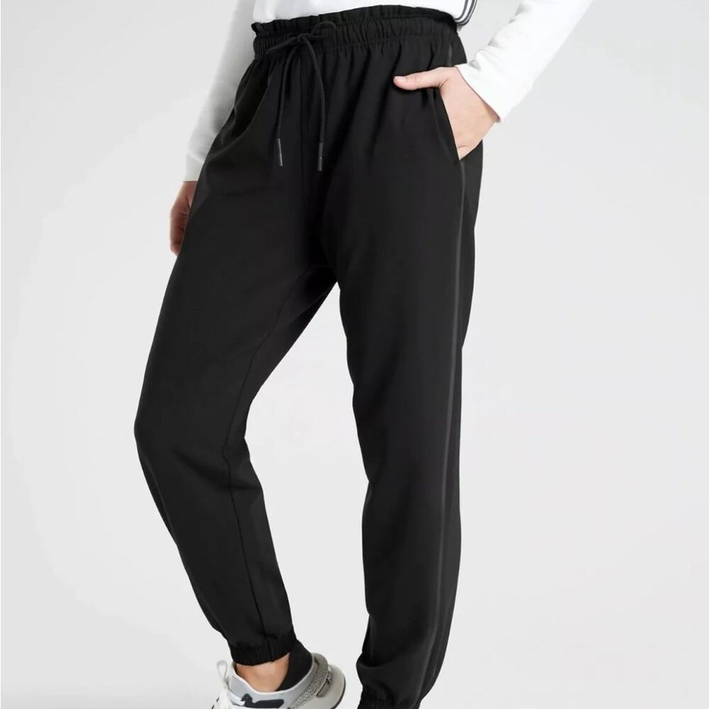 Athleta Metropolis Joggers in Black High Rise